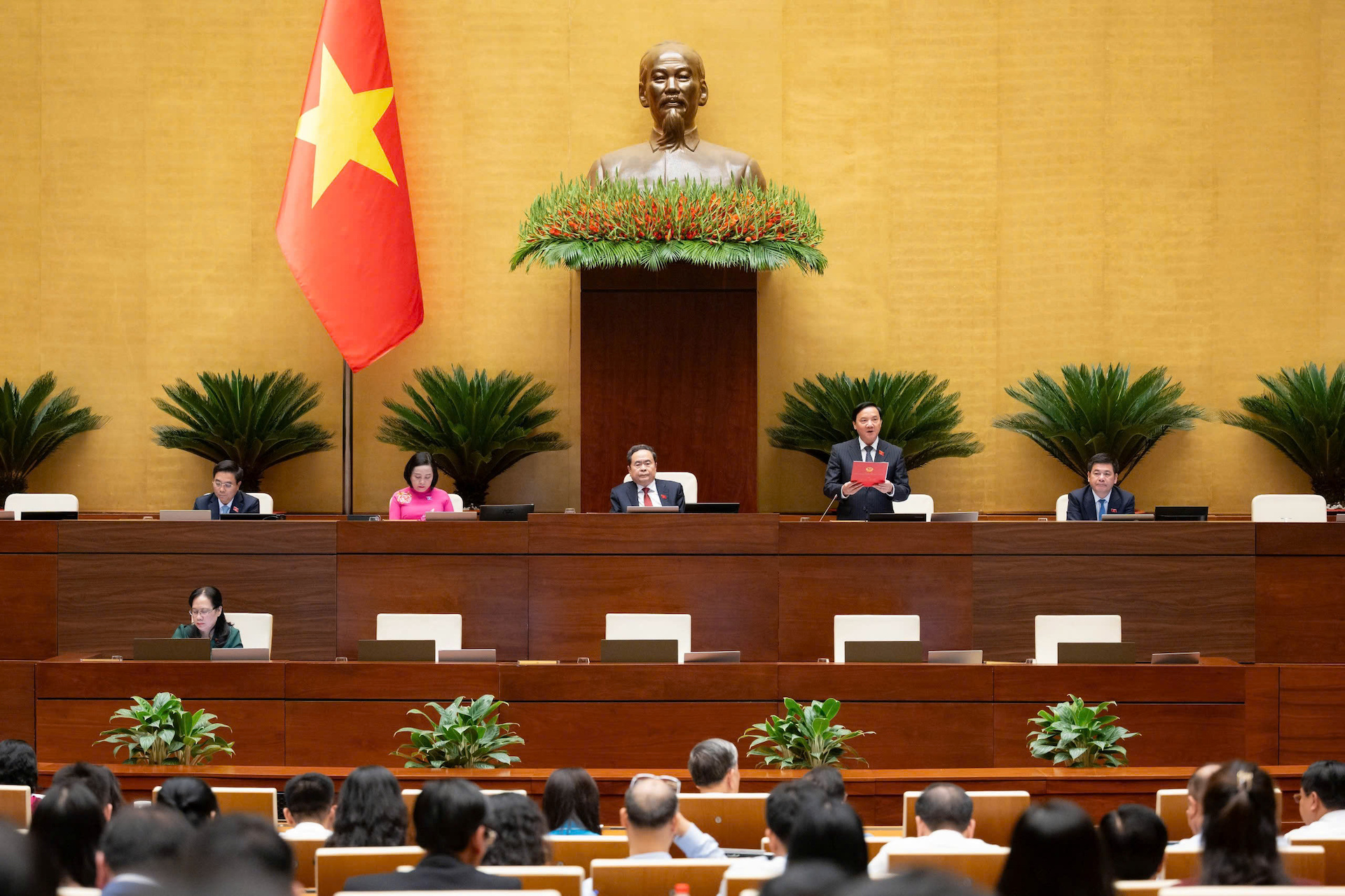 Kỳ họp thứ nhất, Quốc hội khóa XVI: Tiếp tục quy định thẩm quyền công chứng giao dịch bất động sản theo phạm vi tỉnh, thành phố